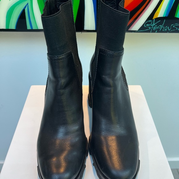 Rag and Bone Black Chelsea Boot size 9, runs small, fits more like an 8.5 - Picture 2 of 8